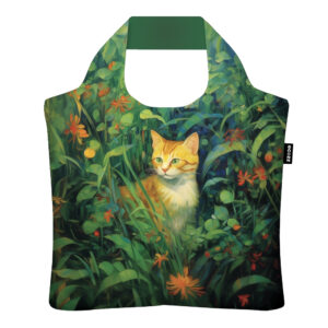 Ecozz tas cat in the garden - L Hanes